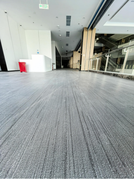 项目实景：办公走廊地毯纹地板